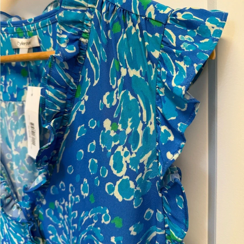 NWT 100% Silk Blue Patterned Women's Top - Picture 2 of 4